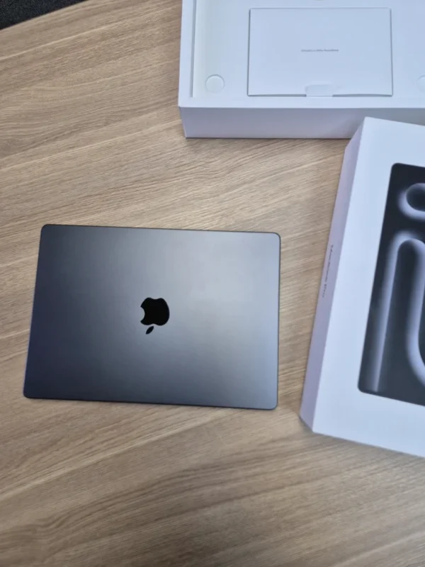 14-Inch MacBook Pro M3 Pro Chip 18GB 512GB