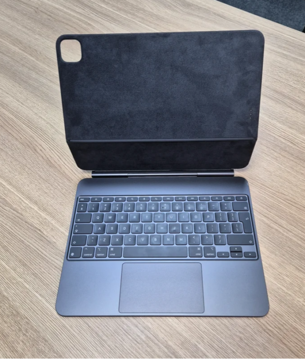 Apple-Magic-Keyboard-for-iPad-Pro-13-Inch-M4-and-M5-Chip