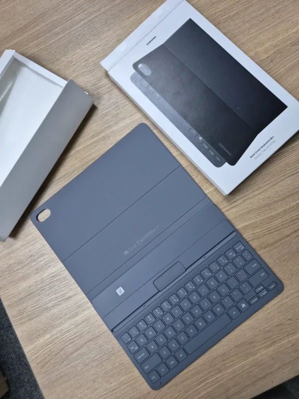 Samsung Galaxy Tab S11 Keyboard Slim Book Cover