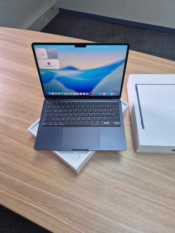 2026/05/1001107629.jpg 13-Inch MacBook Air M4 Chip 16GB 256GB (New Condition)
