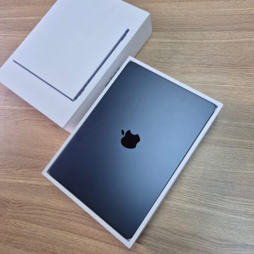 2026/05/1001107638.jpg 13-Inch MacBook Air M4 Chip 16GB 256GB (New Condition)