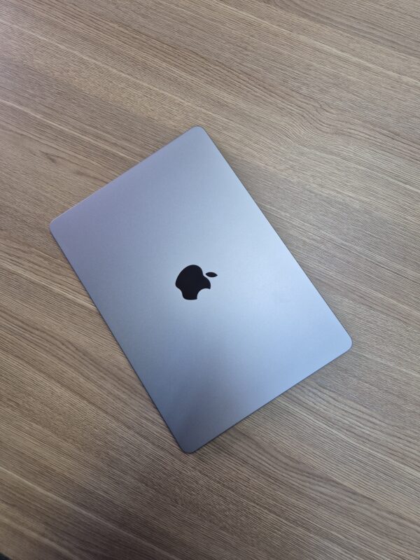 13-Inch MacBook Air M2 8GB 256GB (Pre-owned)