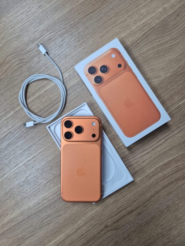 iPhone 17 Pro 256GB Cosmic Orange (Pre-owned)