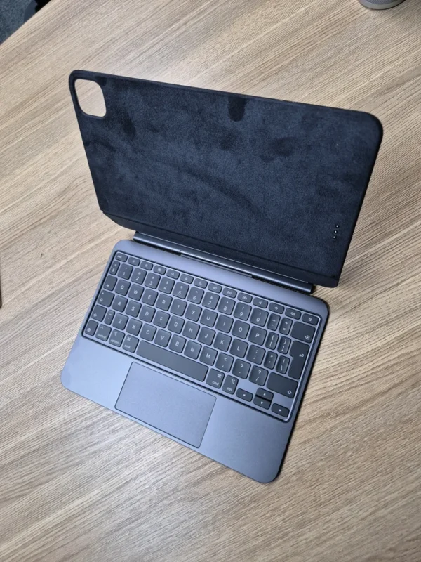 Apple Magic Keyboard for iPad Pro 11Inch M4 and M5 Chip