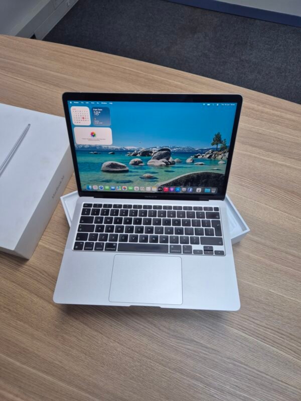 MacBook Air M1 Chip 8GB 256GB Space Grey (Pre-owned)