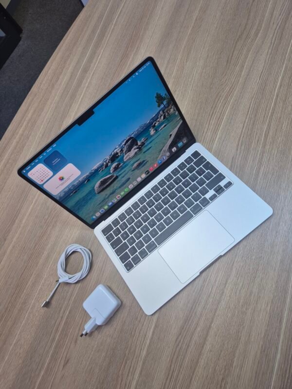 13-Inch MacBook Air M2 16GB 256GB Starlight (Pre-owned)