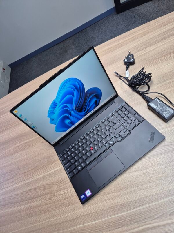 2026/08/1001277440-scaled.jpg Lenovo ThinkPad E16 Gen 3 Ultra 7 255H 16GB 512GB (Pre-owned)