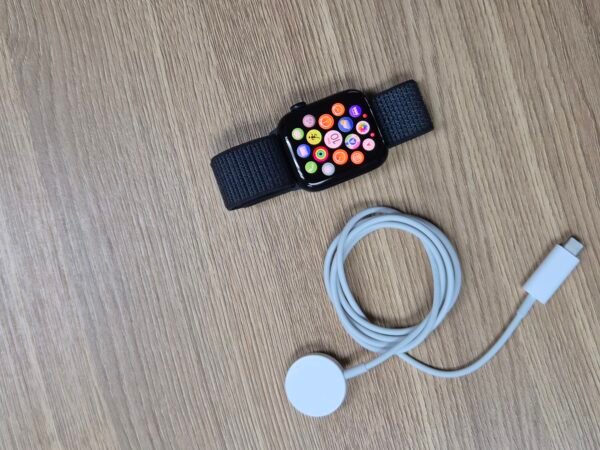 Apple Watch SE 2nd Gen 44mm GPS (Pre-owned)