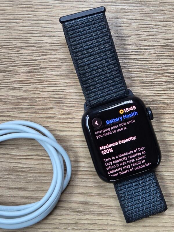 Apple Watch SE 2nd Gen 44mm GPS (Pre-owned)