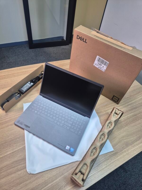 Dell 15 DC15250 Core 3 100U Processor 8GB RAM 512GB SSD (NEW)
