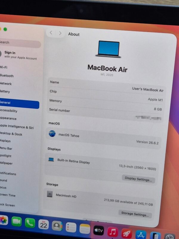 MacBook Air M1 Chip 8GB 256GB (PRE-OWNED)